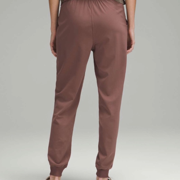 Lululemon Stretch High-Rise Jogger *Full Length - Picture 3 of 7